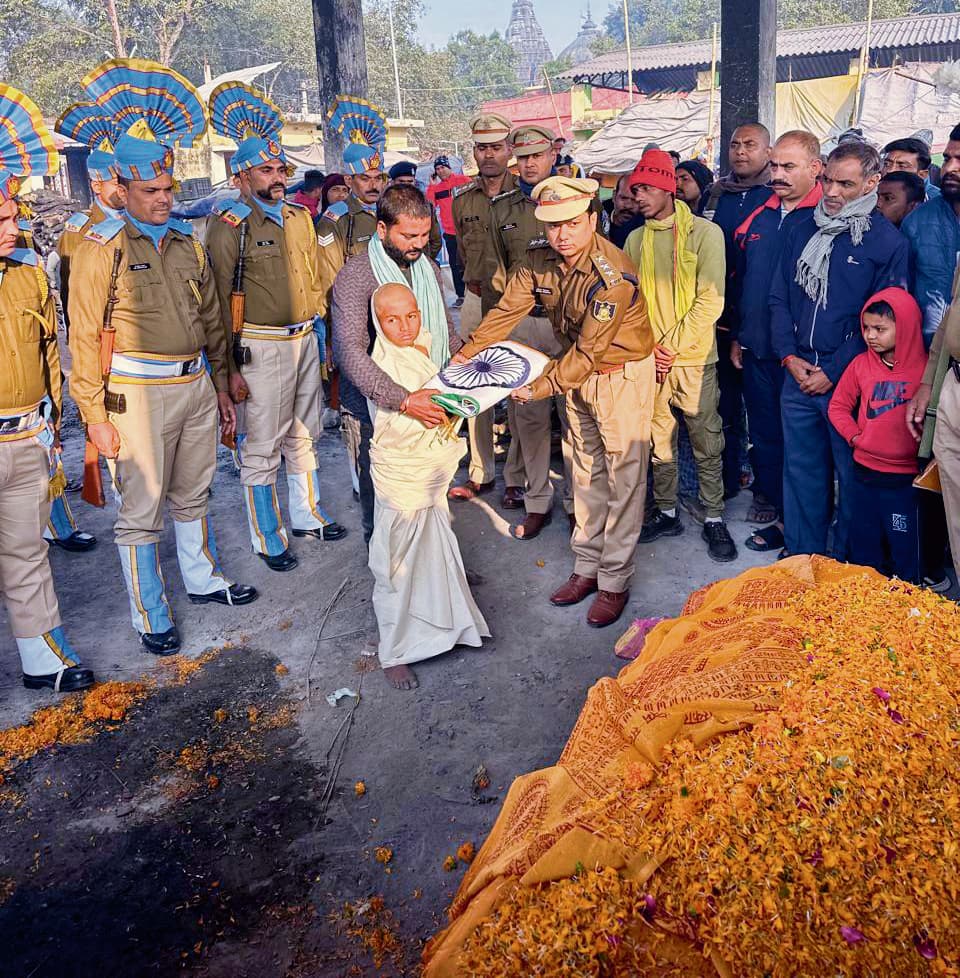 Gaya News : हरियो गांव के निवासी सीआरपीएफ काॅन्स्टेबल का इलाहाबाद में निधन