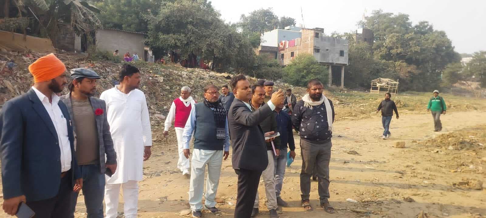 नदी में कचरा डंप करने पर सफाई एजेंसी से शोकॉज