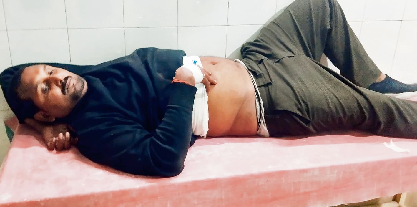 hajipur news. मोबाइल छीनने का विरोध करने पर बदमाशों ने यूपी के ट्रक चालक को मारी गोली