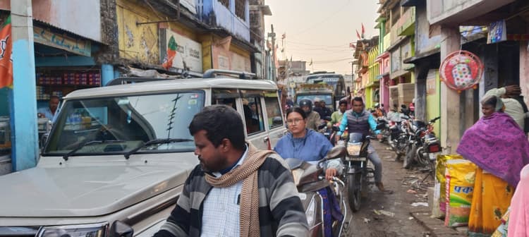 Giridih News: माल्डा बाजार में हर रोज लगनेवाले जाम से परेशान हैं लोग