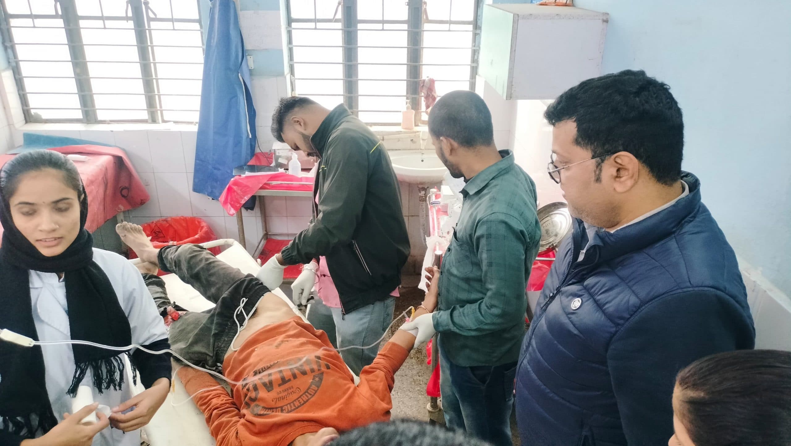 ई-रिक्शा पलटने से युवक गंभीर रूप से घायल, पटना रेफर