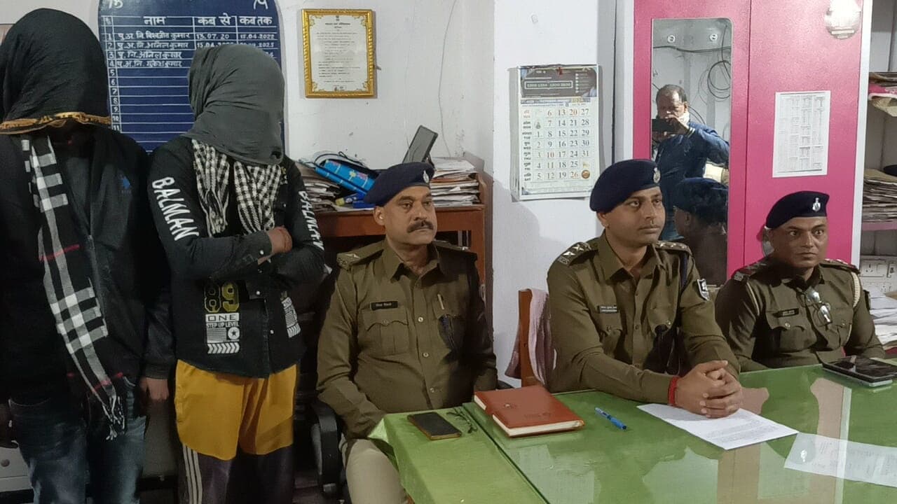 चोरी गयी लैपटॉप, मॉनिटर, टीवी समेत अन्य सामान बरामद