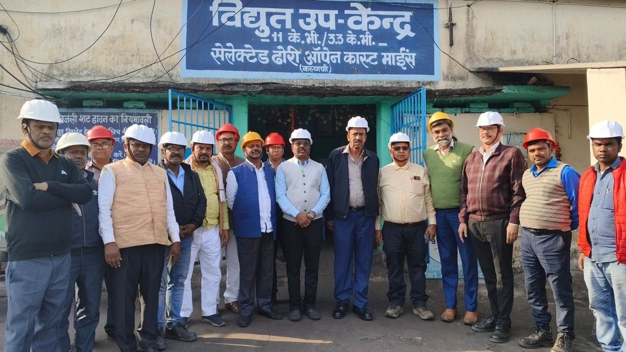 Bokaro News : कोल इंडिया सेफ्टी बोर्ड मेंबर ने किया एसडीओसीएम परियोजना का निरीक्षण