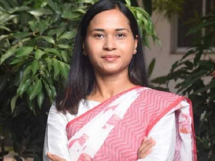 Jharkhand Agriculture Ministry News : कृषि मंत्री शिल्पी नेहा तिर्की ने कहा- हफ्ते में दो दिन फील्ड में रहें अधिकारी