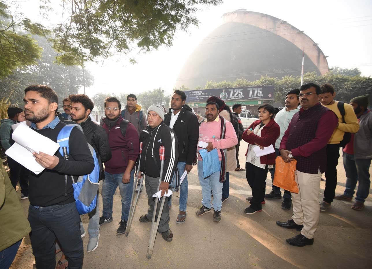 बापू परीक्षा केंद्र में करीब ढाई हजार छात्रों ने नहीं दी परीक्षा