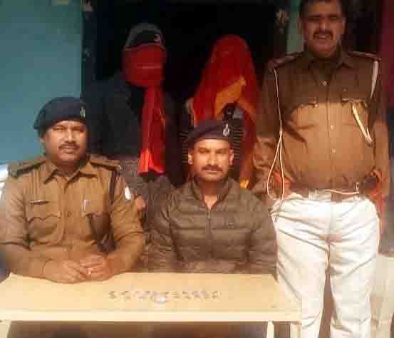 वाहन जांच में दो तस्कर गिरफ्तार, भेजा गया जेल