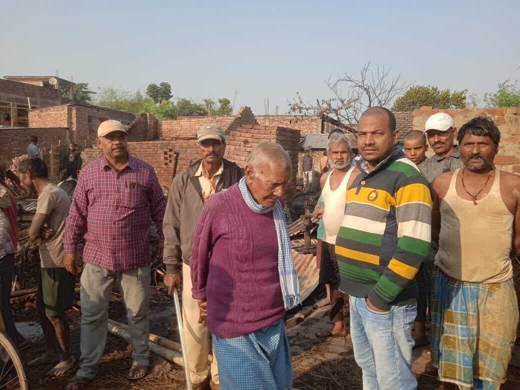 नौ घर जले, हजारों की क्षति