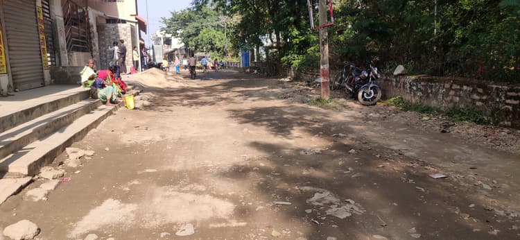 तमाड़ बस स्टैंड से हॉस्पिटल की सड़क जर्जर