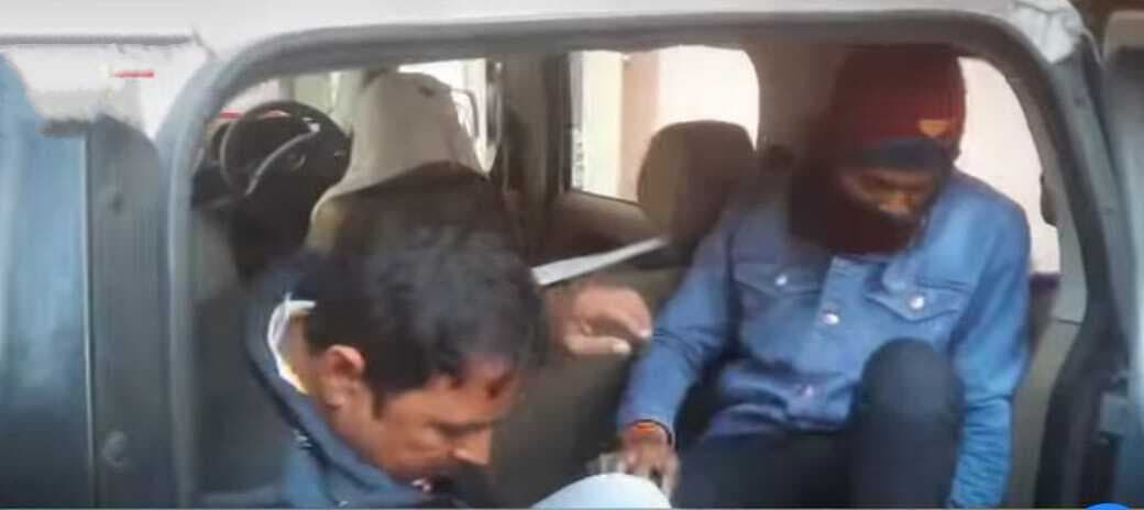 13 सोने के बिस्कुट के साथ किशनगंज के दो तस्कर सिलीगुड़ी से गिरफ्तार