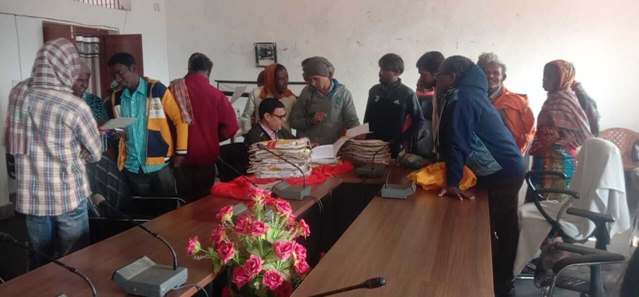 भू अर्जन विभाग ने मुआवजे के लिए लगाया कैंप