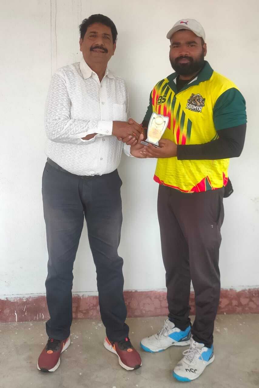 East Singhbhum : बासुकी सिंह मेमोरियल क्रिकेट में सौम्या इलेवन ए और फिफ्टी प्लस जमशेदपुर तीसरे दौर में