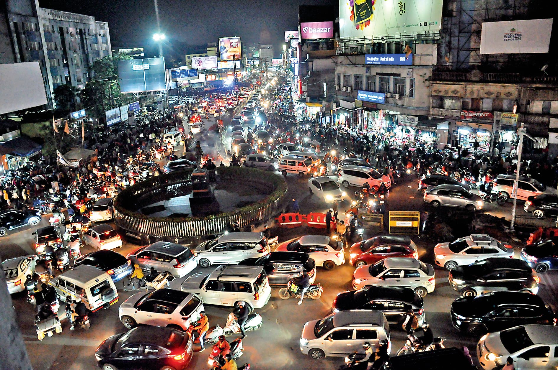 Ranchi News : मेन रोड में घंटों रेंगते रहे वाहन