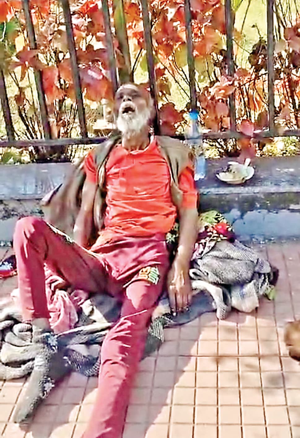 News of negligence in Sadar Hospital : सदर अस्पताल की दहलीज पर चार दिन पड़ा रहा बुजुर्ग, मौत