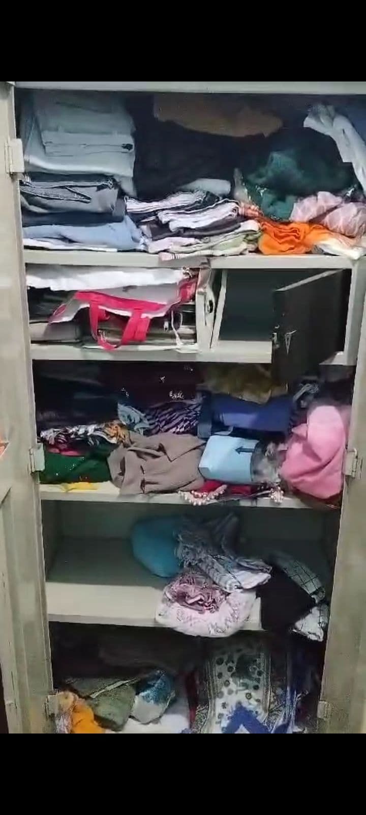 पांच घरों से 30 लाख के जेवर और नकदी चोरी