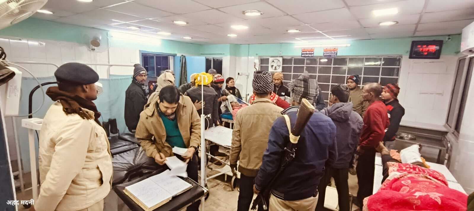Bhagalpur news  बाइकों की टक्कर में चार घायल़़, रेफर