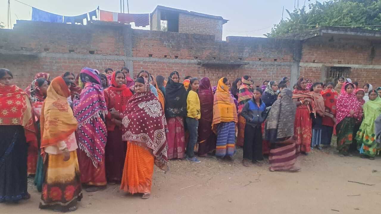 Giridih News: विवाहिता की संदिग्ध स्थिति में मौत, ससुराल वाले फरार