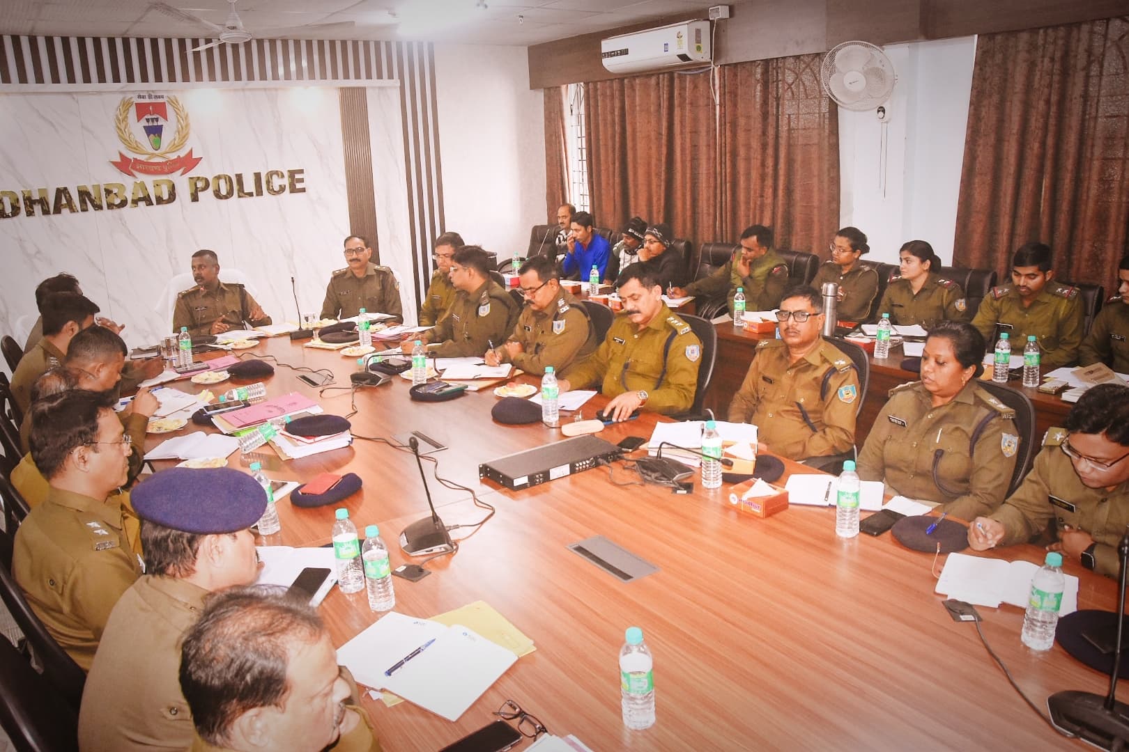 Dhanbad News : क्राइम मीटिंग में एसएसपी बोले- गैंगस्टर प्रिंस खान के खिलाफ एटीएस के साथ मिलकर की जायेगी कार्रवाई