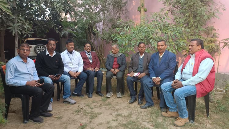 Gaya News : होमियोपैथिक चिकित्सकों से मुलाकात कर सेमिनार की दी जानकारी