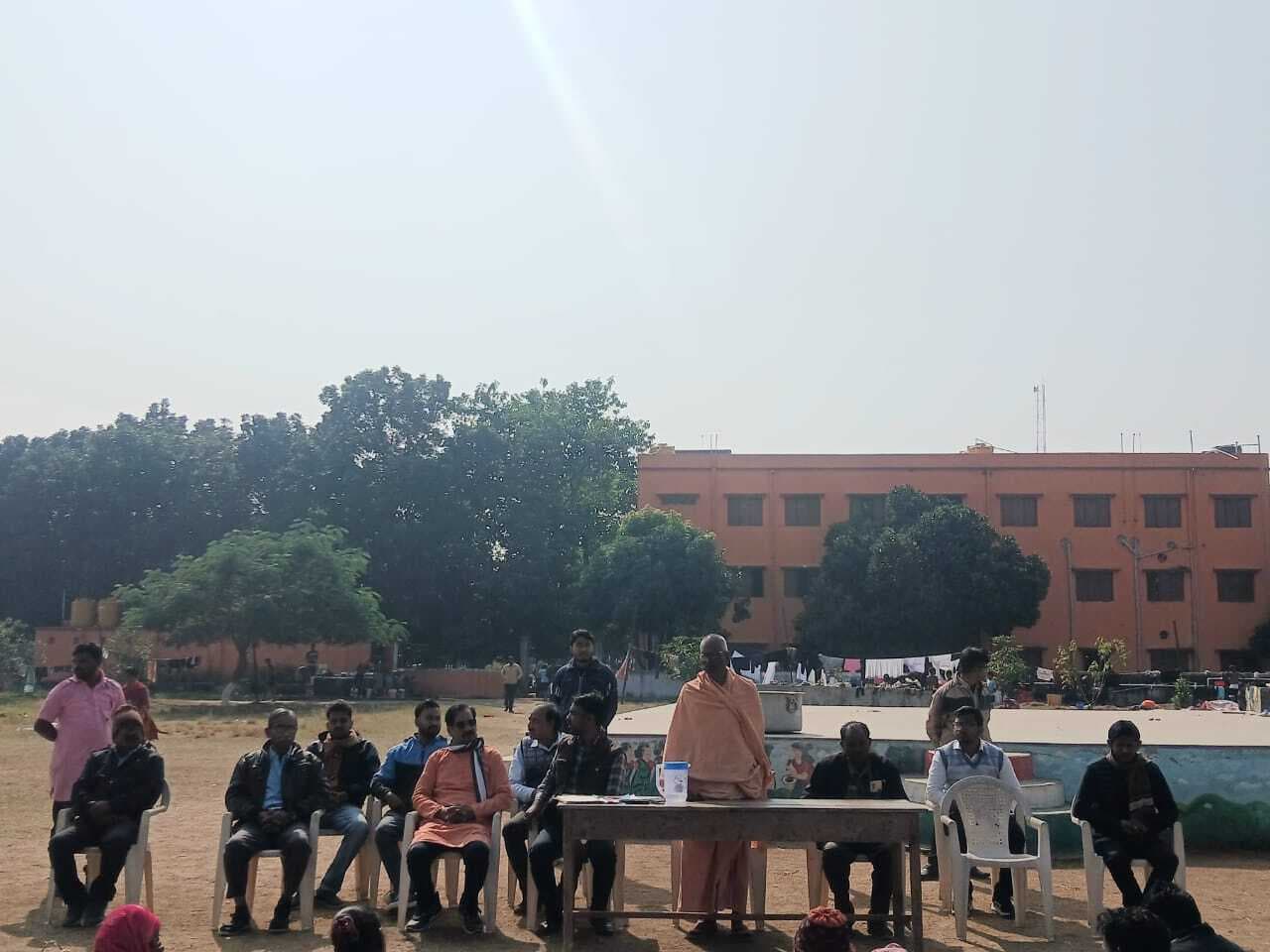 बच्चों के पठन-पाठन, चरित्र निर्माण पर जोर