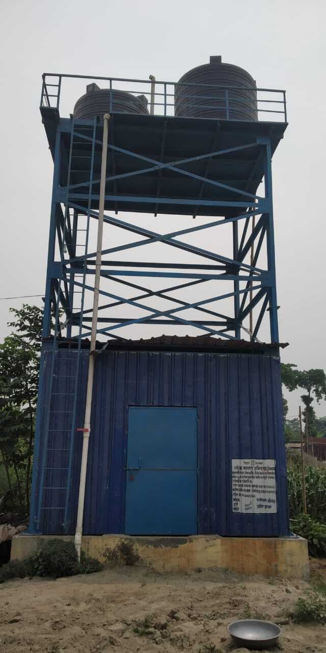 जल मीनार निर्माण के बावजूद दूषित पानी पीने को मजबूर हैं ग्रामीण