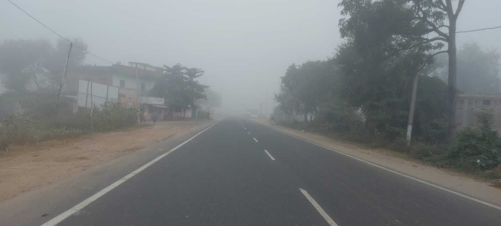 पछुआ हवा ने बढ़ायी ठिठुरन, चौक-चौराहों पर नहीं जल रहे अलाव