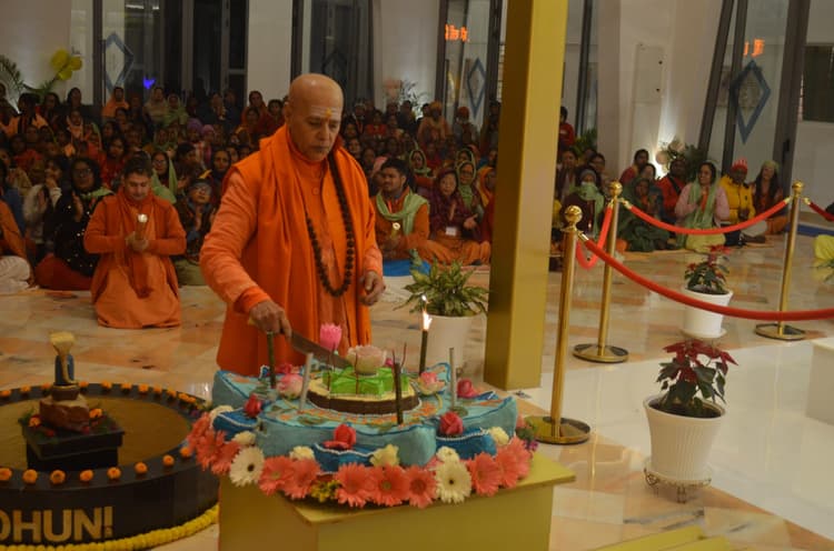 Deoghar News : धूमधाम से मनायी गयी परमहंस स्वामी सत्यानंदजी की 101वीं जयंती