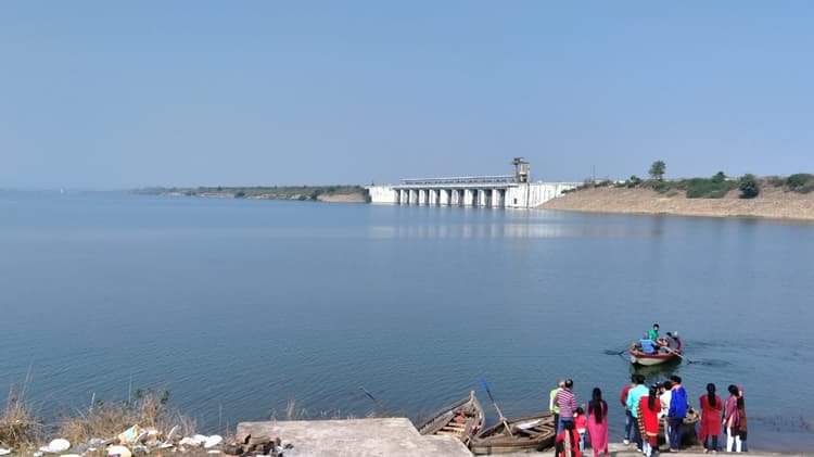 Bokaro News : तेनुघाट डैम में सैलानियों की उमड़ती है भीड़