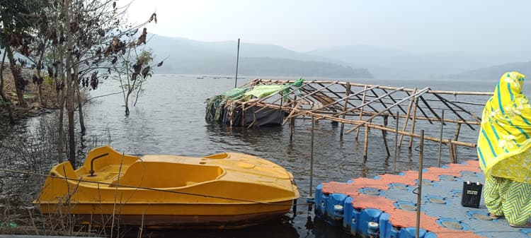 East Singhbhum : घाटशिला के बुरुडीह डैम में सुविधाएं नगन्य, पर्यटक ठगा महसूस कर रहे