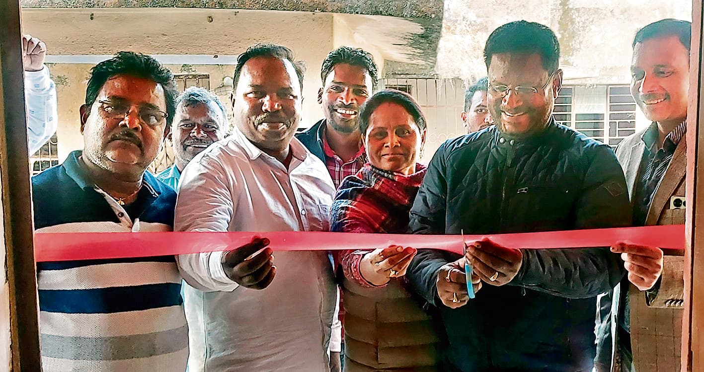 seraikela kharsawan news: खरसावां लैंपस में धान खरीदी शुरू, विधायक ने कहा- किसानों को अपनी उपज का सही दाम मिलेगा