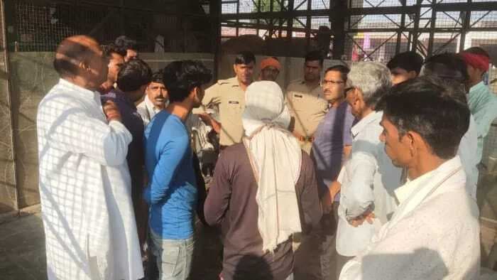 दो ऑटो से आये छह चोर, ले गये धान की 50 बोरी