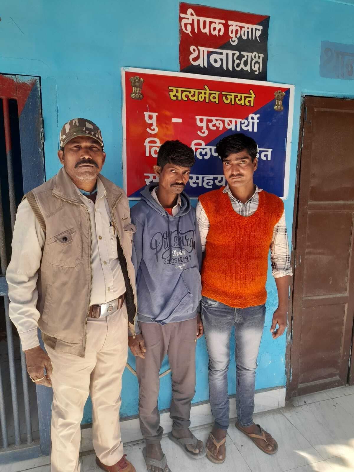 नेपाल से शराब पीकर आ रहे दो शराबी गिरफ्तार