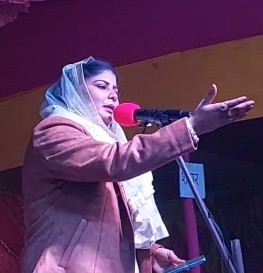 चांदनी रात में चांदनी आ गयी, हर तरफ देखिए रोशनी आ गयी...