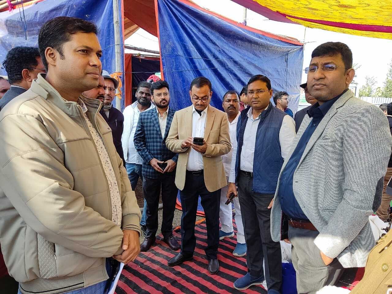 तीन दिवसीय वीर लोरिक महोत्सव की तैयारियों का डीएम ने लिया जायजा, दिये कई निर्देश