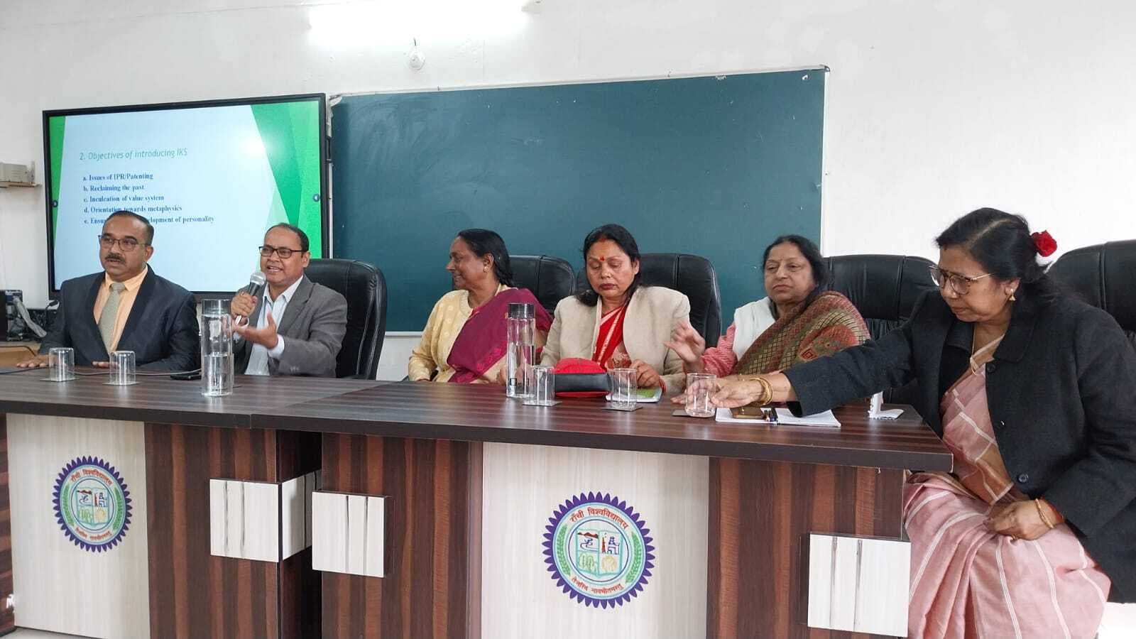 Education News : संस्कृत प्राचीन भाषा के साथ-साथ व देववाणी भी है : डॉ राजकुमार