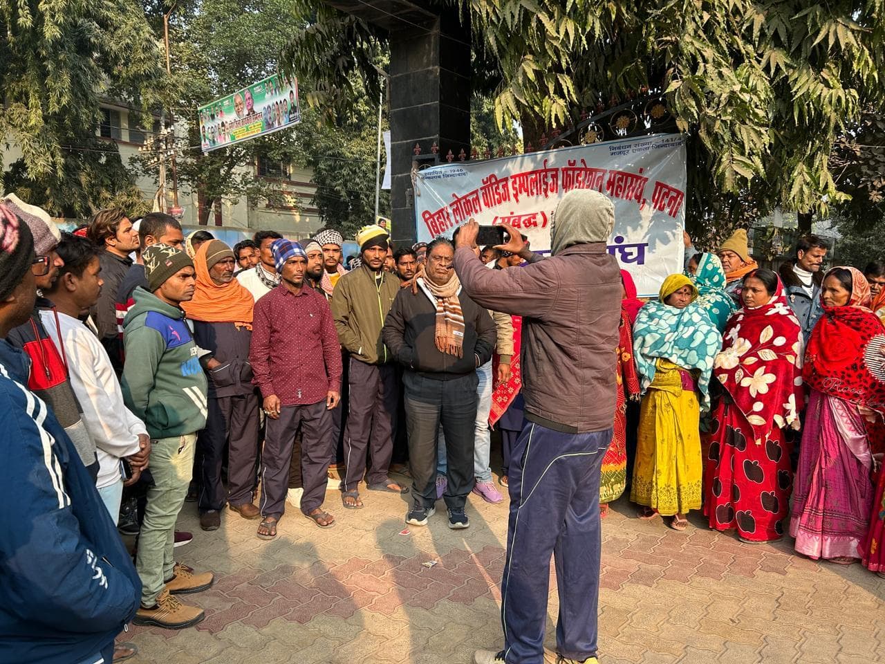 आक्रोश रैली निकाल कर निगम के सफाईकर्मियों ने जताया विरोध