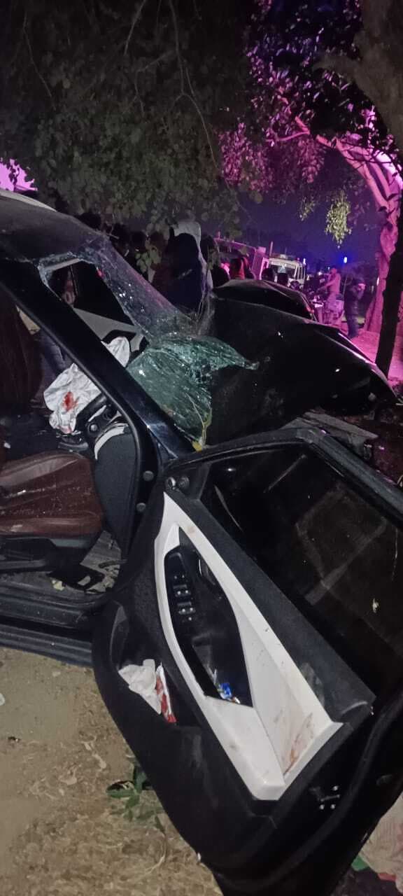 तारापीठ से पूजा कर धनबाद लौट रही कार पेड़ से टकरायी, पांच लोग गंभीर