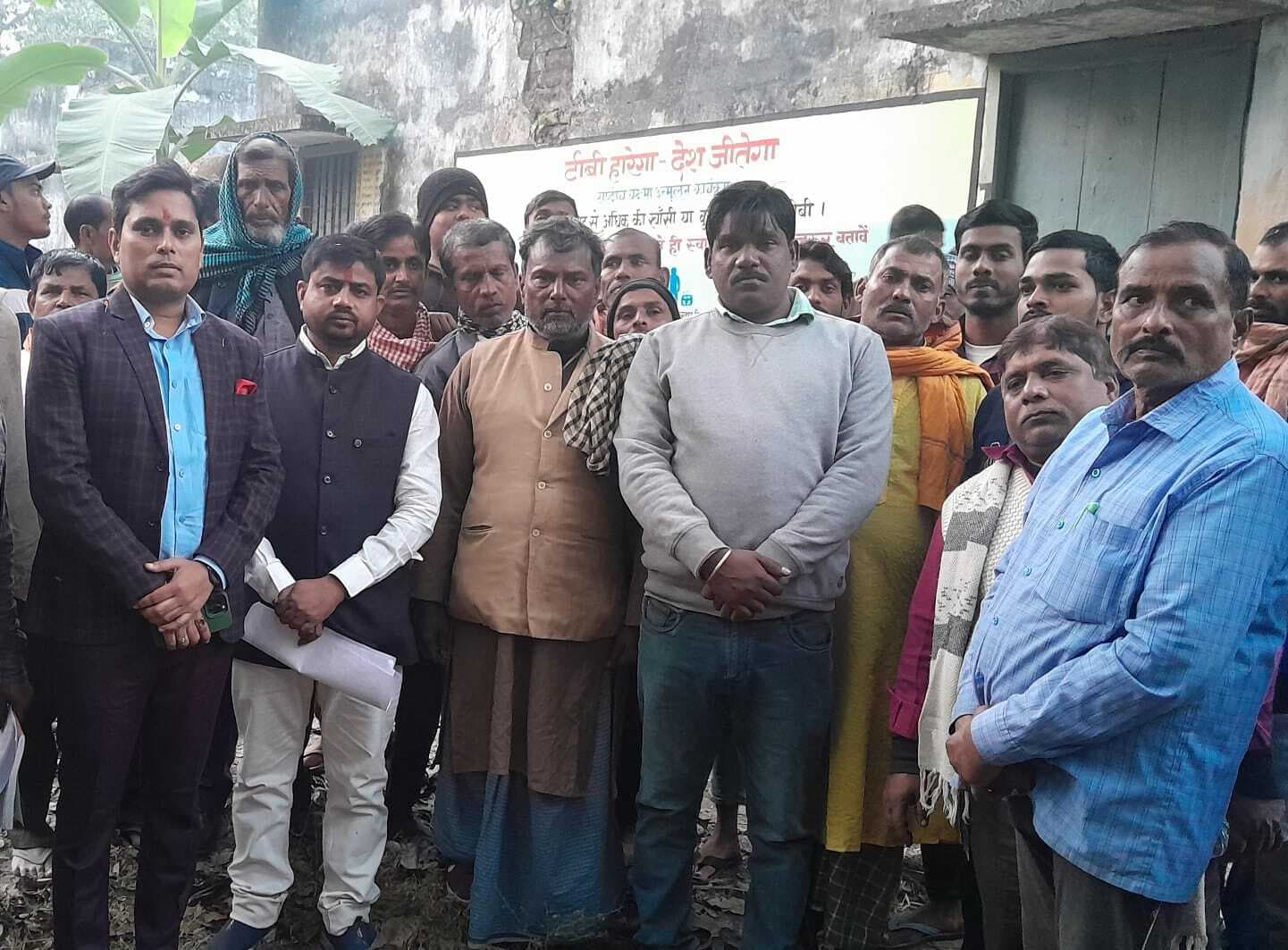 शोभनी में उप स्वास्थ्य केन्द्र तक पहुंचने के लिए नहीं है रास्ता