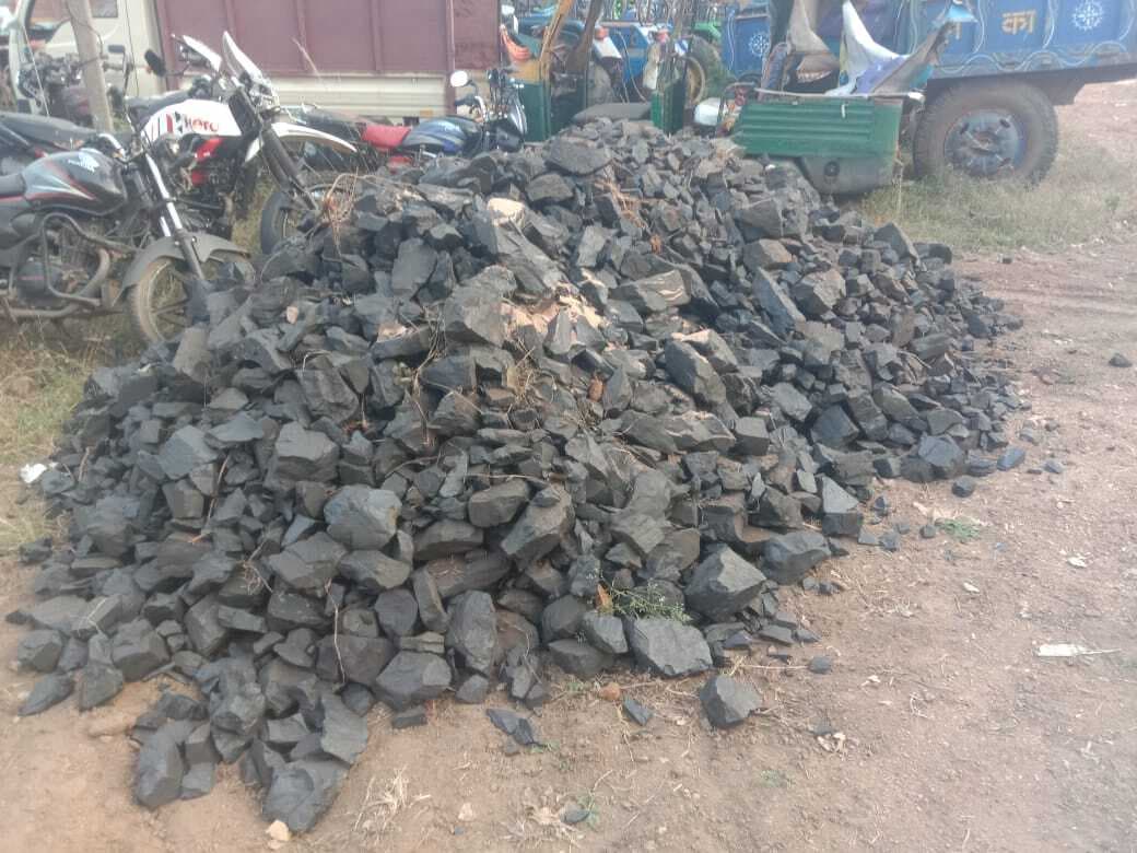 पुलिस ने 22 क्विंटल कोयला किया जब्त