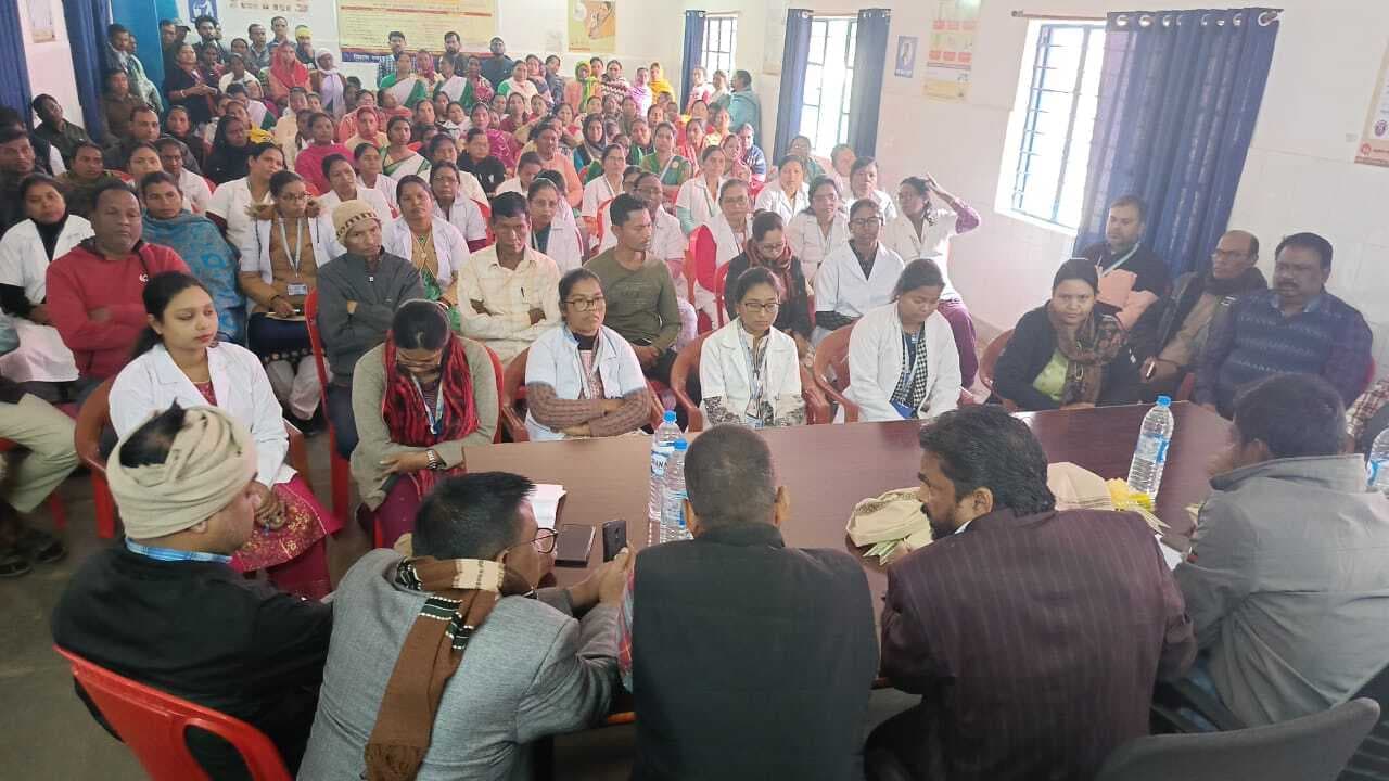 East Singhbhum : ग्रामीण स्वास्थ्य केंद्रों में सप्ताह में एक दिन डॉक्टर बैठें : समीर