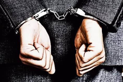 दूसरी गाड़ी का नंबर लगा चला रहा था कार, युवक गिरफ्तार