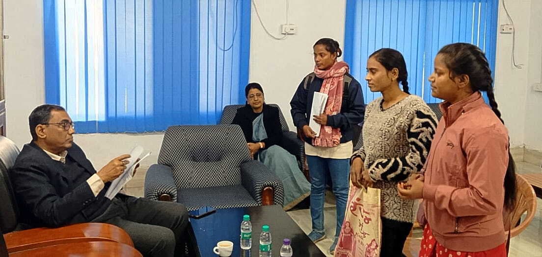 50 पूर्णांक पर दे दिये 52 अंक, डेढ़ वर्ष में भी नहीं सुधारा रिजल्ट