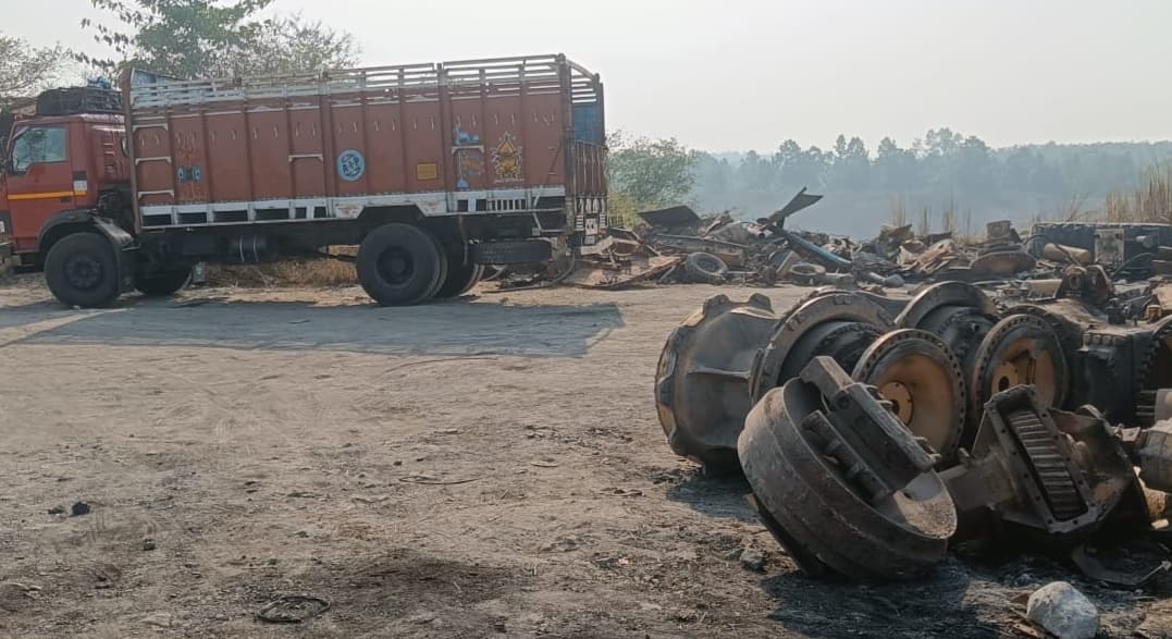 स्क्रैप में खपा रहे थे कीमती पार्ट्स, पकड़ी गयी चोरी