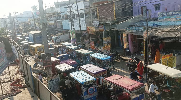 शहर में हर दिन लगता है जाम, शहरवासी परेशान,