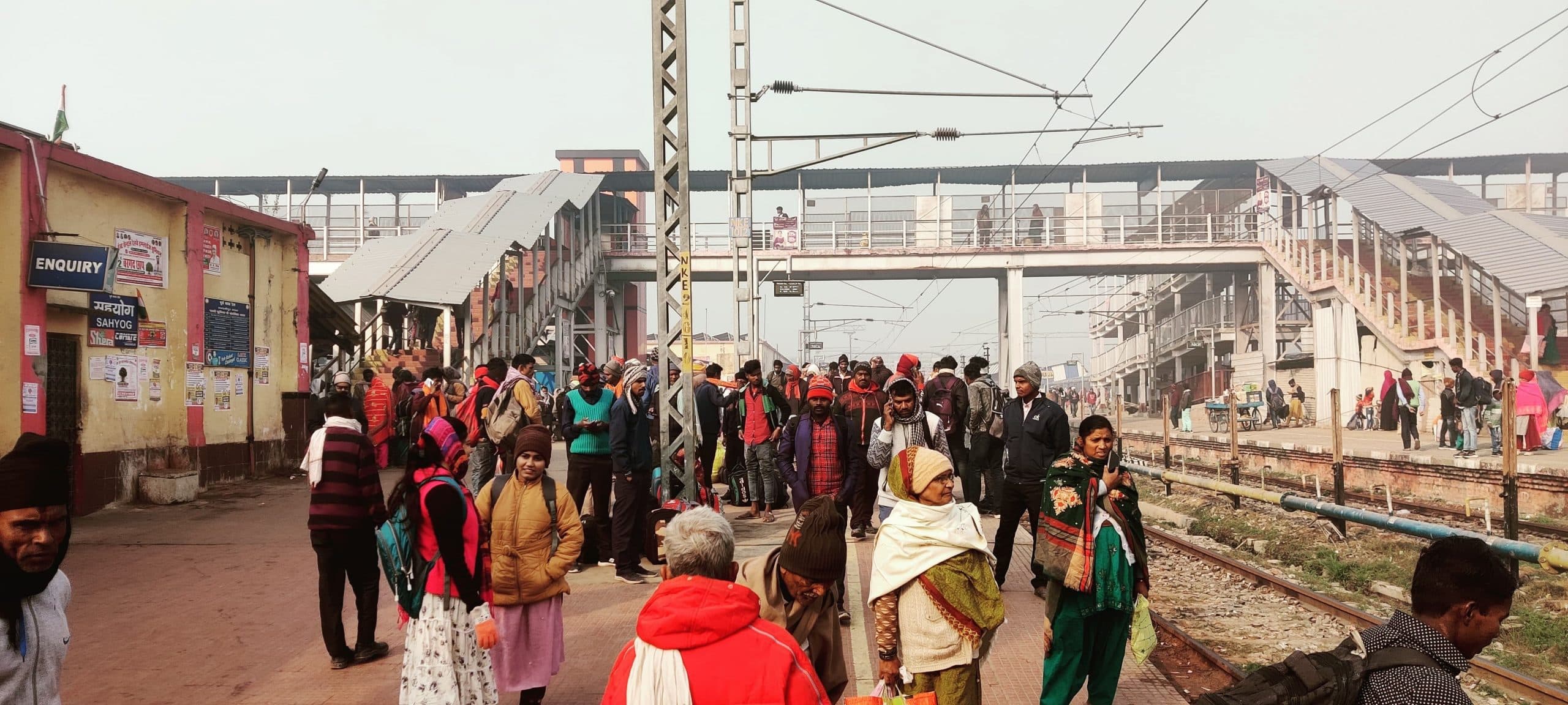 क्लोन स्पेशल ट्रेन को लगी ठंड, छह घंटे विलंब से खुली, परेशानी