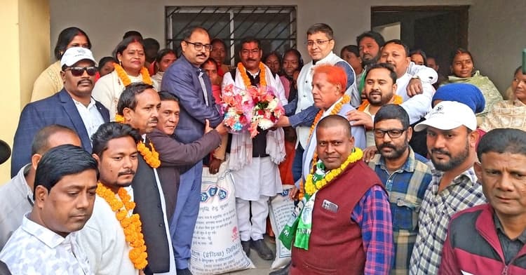 जनता के हित में काम करें प्रशासनिक अधिकारी