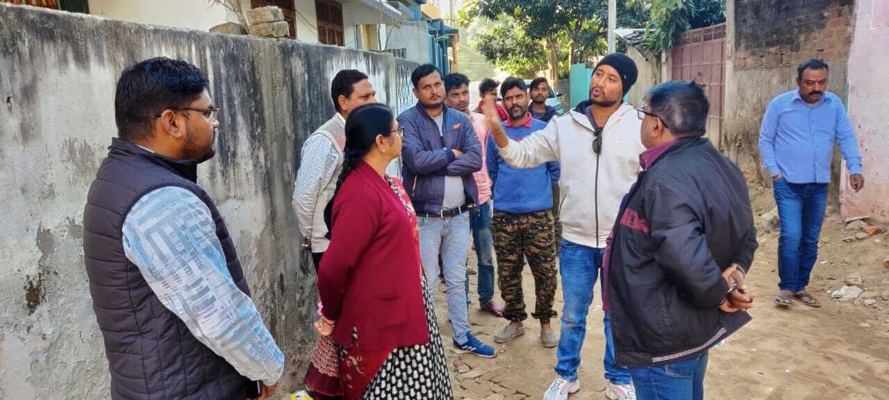 Katihar news : निगम के वार्डों में बन रही सड़कों का मेयर ने लिया जायजा