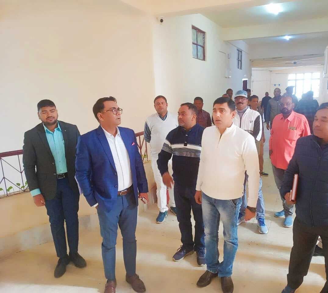 यातायात व्यवस्था सुधार के लिए डालमिया कूप से गांधी चौक तक अतिक्रमण हटाएं : डीसी