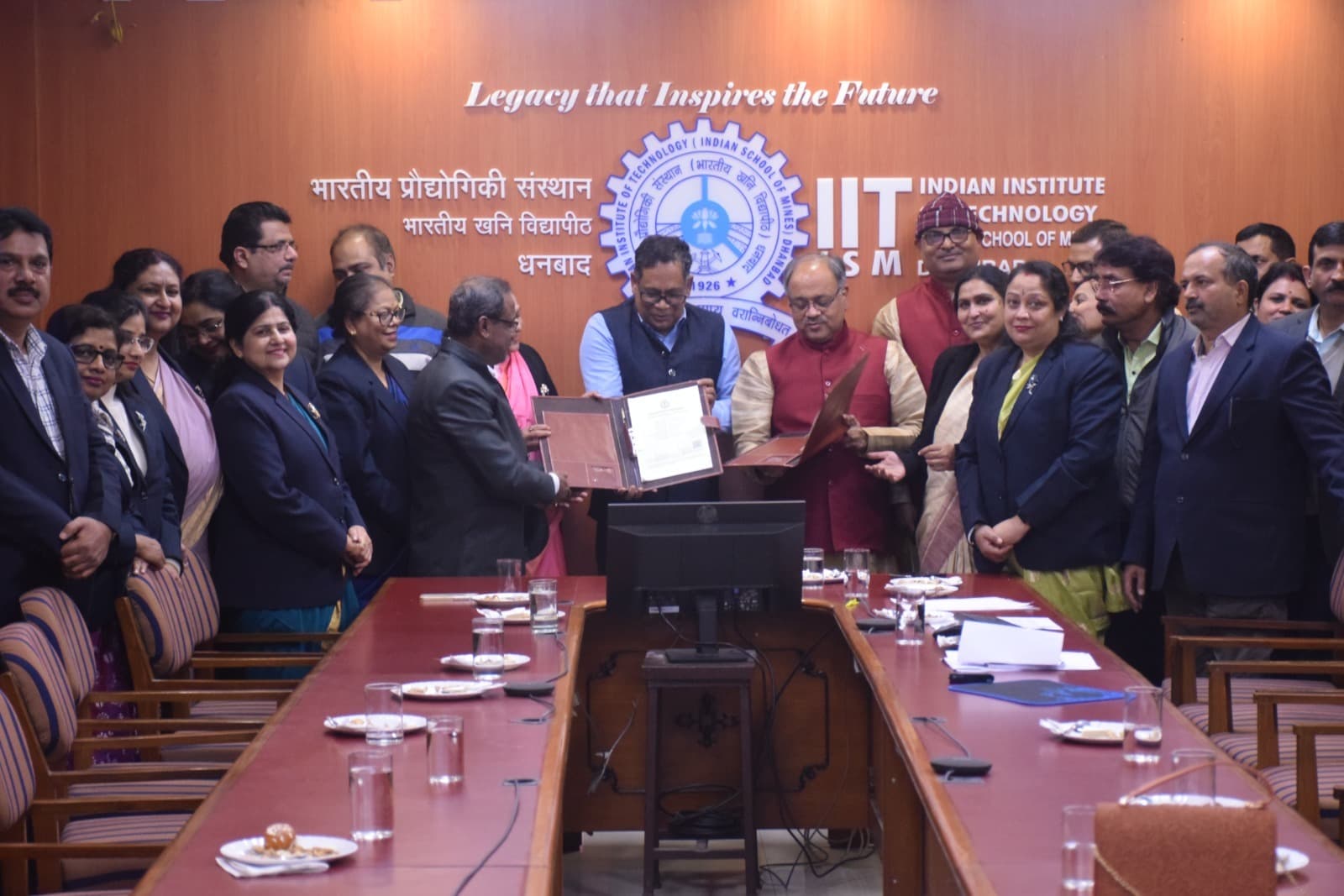 Dhanbad News : आइआइटी ने दिल्ली पब्लिक स्कूल और धनबाद पब्लिक स्कूल के साथ किया एमओयू