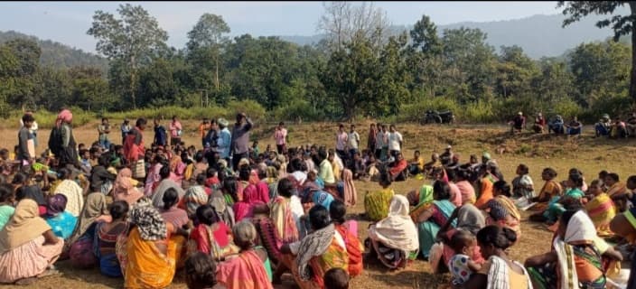 Chaibasa News : राशन-पानी के लिये सड़क जाम तीन को