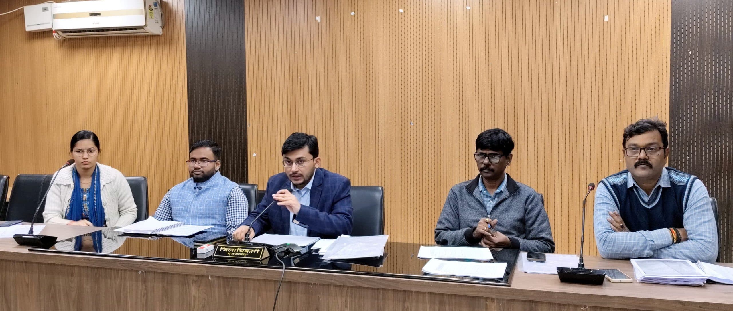 85 प्रतिशत से कम दाखिल खारिज करने वाले अधिकारी के छुट्टी पर रोक